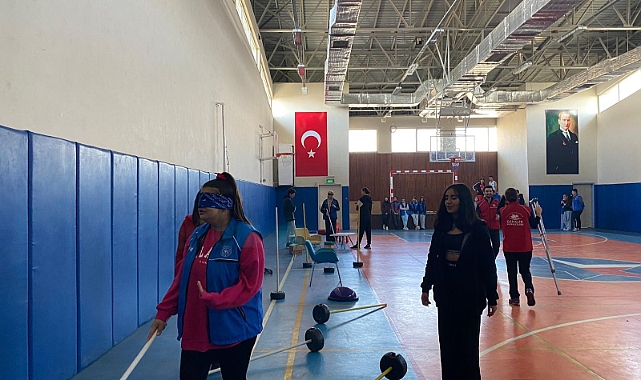 Milas Gençlik Merkezi'nden 3 Aralık Dünya Engelliler Günü Empati Parkuru