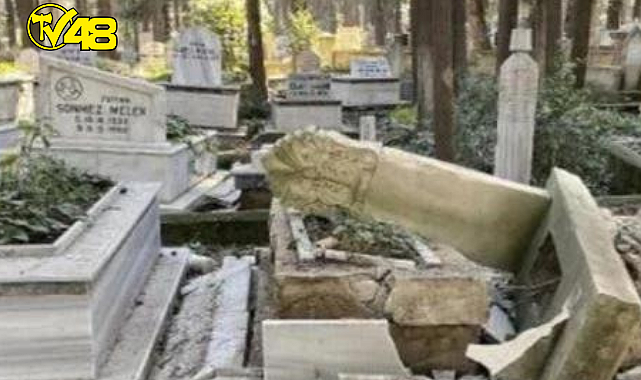Hatay’da depremde mezarlar da hasar gördü