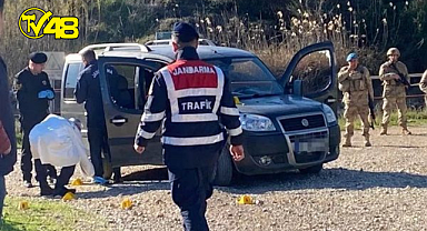 Otomobilin içinde 3 kişi başından vurulmuş halde bulundu!