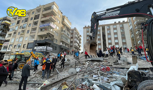 Şanlıurfa'da 6 katlı bina çöktü