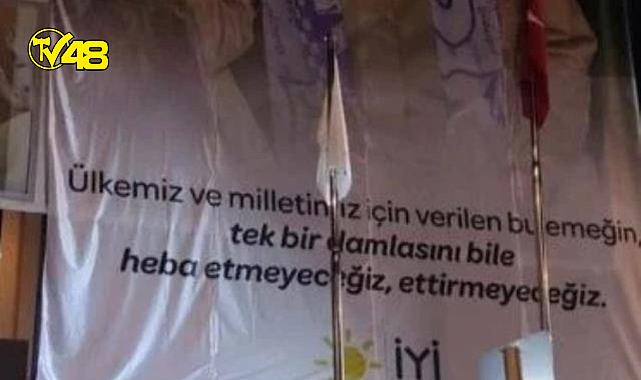 6'lı Masa toplantısı sonrası İYİ Parti genel merkezine gece saatlerinde asılan afiş dikkat çekti