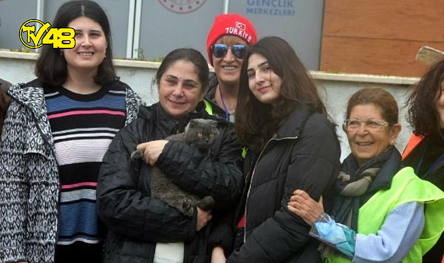 Deprem sonrası kaybettikleri kedileri 'Tarçın'a 29'uncu günde kavuştular
