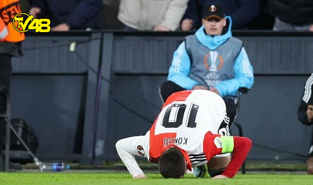 Eredivisie'den iftar arası kararı! Müslüman futbolcuların orucunu açması için maçların durdurulmasına izin verilecek