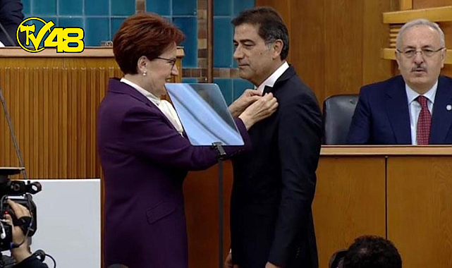 İYİ Parti milletvekili aday adayı olan Ünal Karaman'a rozet Meral Akşener tarafından bizzat takdim edildi
