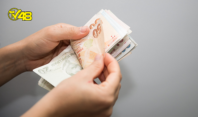 Son Dakika: En düşük emekli maaşının 7 bin 500 liraya çıkarılmasını içeren teklif TBMM'de kabul edildi