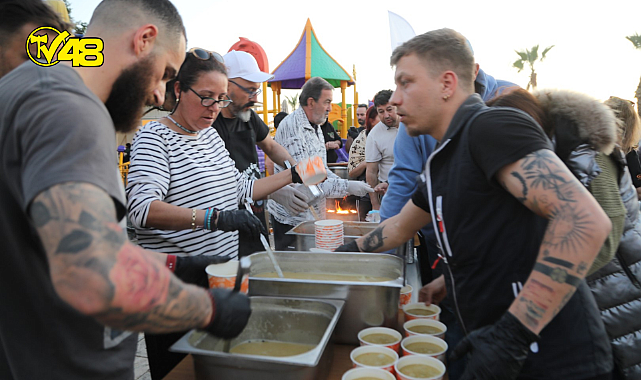 YUNANLI AŞÇILARDAN KUMBAHÇE'DE İFTAR YEMEĞİ