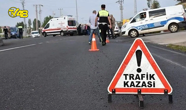 Cenaze nakil aracı devrildi: 2 kişi öldü, 3 kişi yaralandı