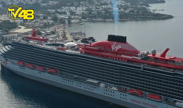 BODRUM'A 'MARİNA' İSİMLİ YOLCU GEMİSİ, 1182 YOLCU GETİRDİ