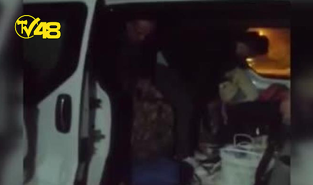 MUĞLA'DA BALIK İSTİFİ KAÇMA PLANLARINI POLİS BOZDU: 8 KİŞİLİK ARAÇTAN 26 KİŞİ ÇKTI!