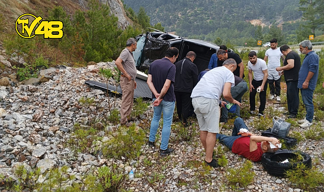 ESKİ EKONOMİ BAKANI NİHAT ZEYBEKCİ MUĞLA'DA TRAFİK KAZASI GEÇİRDİ