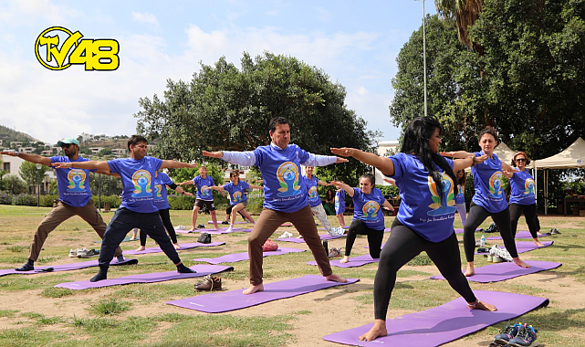 HİNDİSTAN BAŞKONSOLOSU BODRUM'DA YOGA YAPTI