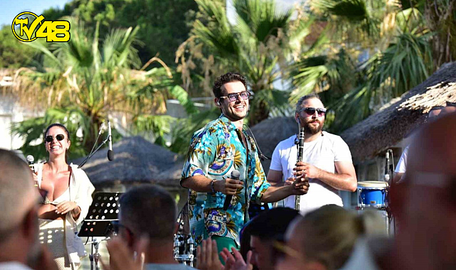 CEM BELEVİ, BODRUM MİYA BEACH'TE KONSER VEREREK DİNLEYENLERİNE KEYİFLİ DAKİKALAR YAŞATTI