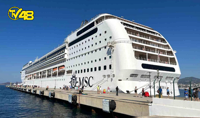 BODRUM'A DEV KRUVAZİYER GEMİSİ GELDİ