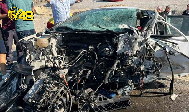 İKİ OTOMOBİL KAFA KAFAYA ÇARPIŞTI: UZMAN ÇAVUŞ HAYATINI KAYBETTİ, 7 KİŞİ YARALANDI