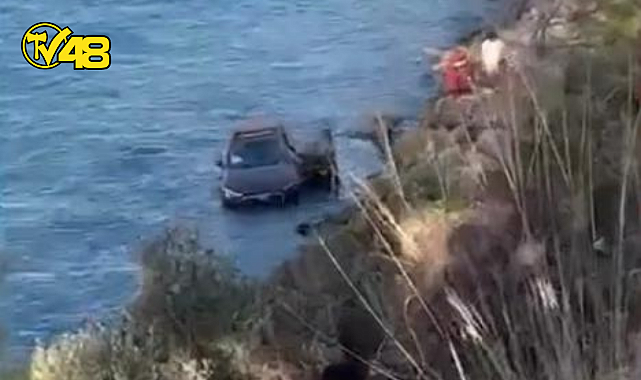 BODRUM'DA OTOMOBİL DENİZE UÇTU!