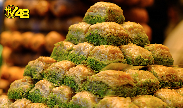HAVALİMANI'NDA BİR DİLİM BAKLAVANIN FİYATI ''YOK ARTIK'' DEDİRTTİ