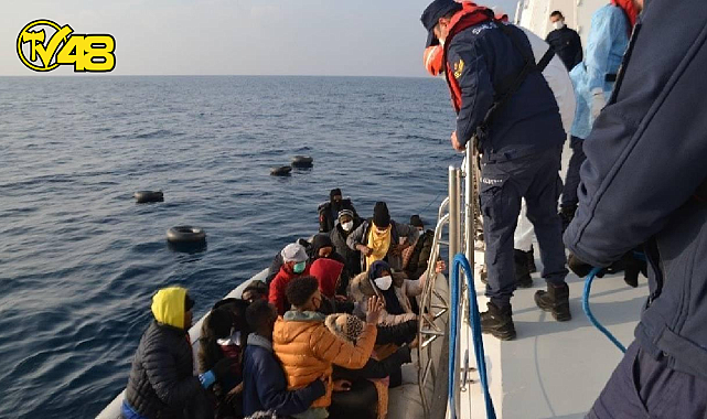 MUĞLA'DA VE İZMİR'DE 42 GÖÇMEN KAÇAKÇISI YAKALANDI.