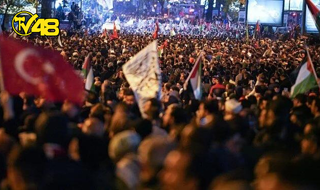 İSTANBUL'DAKİ İSRAİL PROTESTOSUNDA, 1 KİŞİ ÖLDÜ 43'Ü POLİS  63 KİŞİ YARALANDI