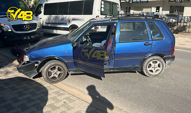 LOZAN CADDESİ ÜZERİNDE PARK ALANINA GİRMEYE ÇALIŞAN ARAÇ MOTORA ÇARPTI!