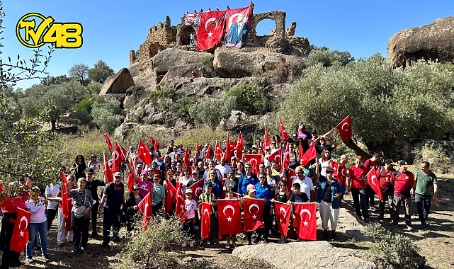 MİLAS'TA DAĞLAR TAŞLAR "YAŞASIN CUMHURİYET" SESİYLE YANKILANDI