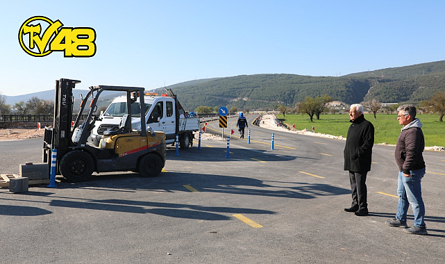 BAŞKAN GÜRÜN MENTEŞE'DE DEVAM EDEN YOL ÇALIŞMASINI İNCELEDİ