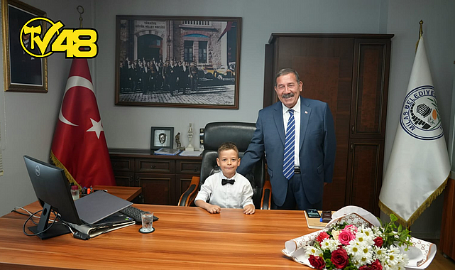 23 NİSAN'DA BAŞKANLIK KOLTUĞUNA AYAZ UYAR OTURDU