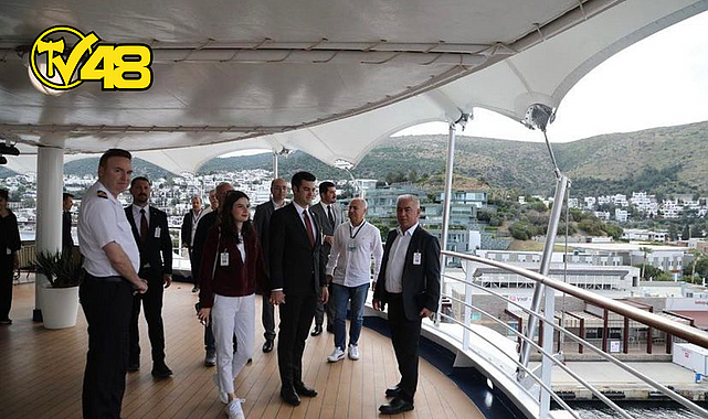 BODRUM'A İLK YOLCU GEMİSİ GELDİ