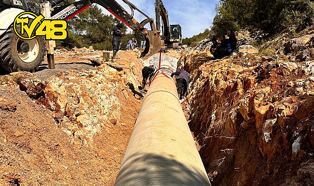 MUĞLA BÜYÜKŞEHİR EKİPLERİ BODRUM'DA PATLAYAN SU İSALE HATTINDA ÇALIŞMALARA BAŞLADI