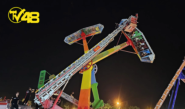 LUNAPARKTA FACİADAN KIL PAYI DÖNÜLDÜ! "RANGER" İSİMLİ OYUNCAK  BOZULDU, ONLARCA KİŞİ HAVADA MAHSUR KALDI