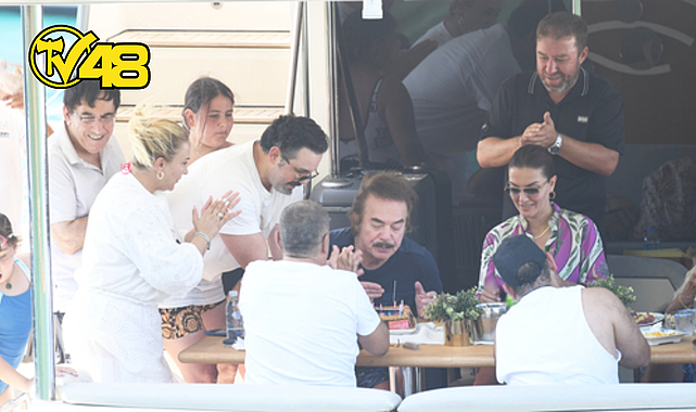 ORHAN GENCEBAY 80'İNCİ YAŞINI BODRUM’DA TEKNEDE KUTLADI