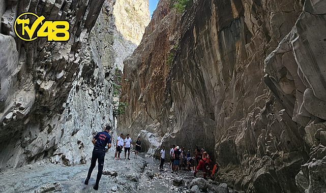 SEYDİKEMER’DE SAKLIKENT KANYONUNDA TAŞ DÜŞMESİ SONUCU 2 RUS VATANDAŞ YARALANDI