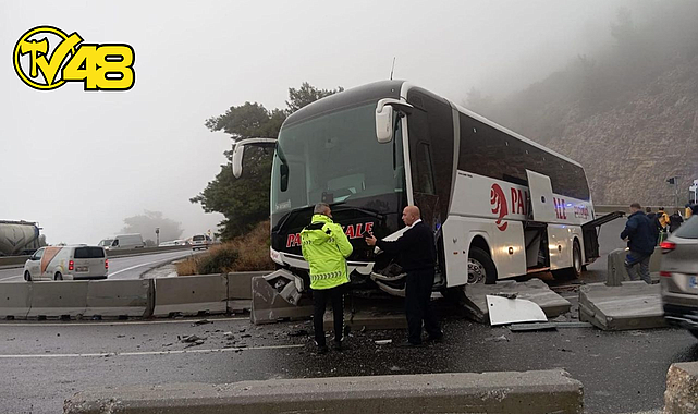 MUĞLA'NIN ULA İLÇESİNDE YOLCU OTOBÜSÜ BARİYERLERE ÇARPTI, 5 YARALI