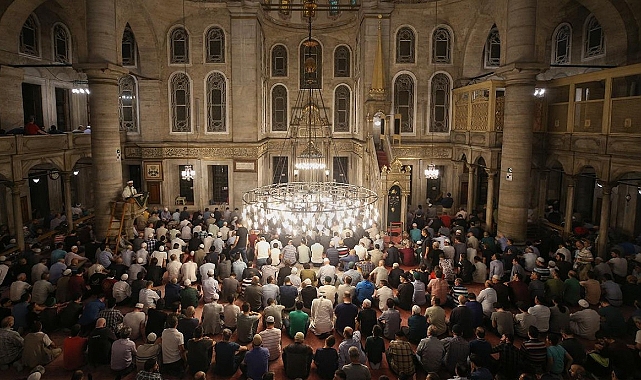11 AYIN SULTANI RAMAZAN GELDİ İLK TERAVİH NAMAZI BU AKŞAM