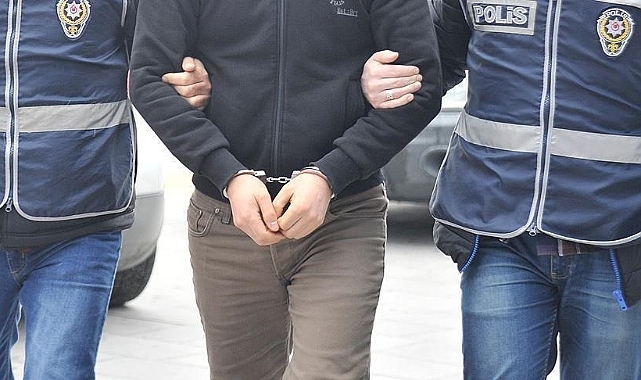 İZMİR'DE DOLANDIRICILIK ÇETESİNE OPERASYON