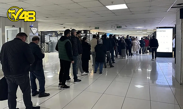 ALTIN FİYATLARI DÜŞTÜ, VATANDAŞ SOLUĞU KUYUMCULARDA ALDI