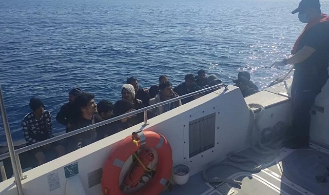 DATÇA AÇIKLARINDA 17 DÜZENSİZ GÖÇMEN KURTARILDI