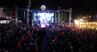 HALUK LEVENT FETHİYE'DE 23 NİSAN'I COŞKUYLA KUTLADI