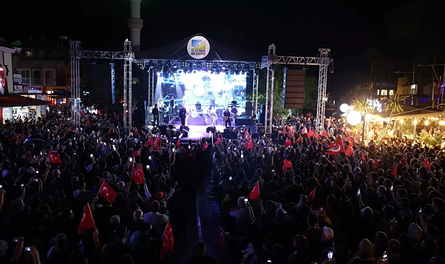 HALUK LEVENT FETHİYE'DE 23 NİSAN'I COŞKUYLA KUTLADI