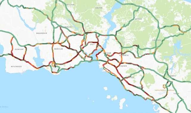 İSTANBUL SALLANDI... TRAFİK KİLİTLENDİ: BENZİN İSTASYONLARI DOLDU TAŞTI
