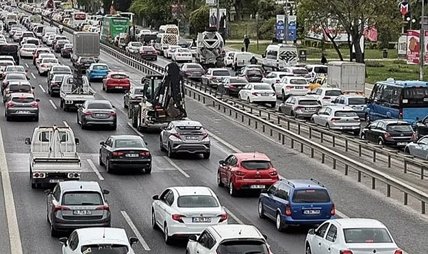 YENİ DÜZENLEME! ZİNCİRLEME TRAFİK CEZASI GELİYOR