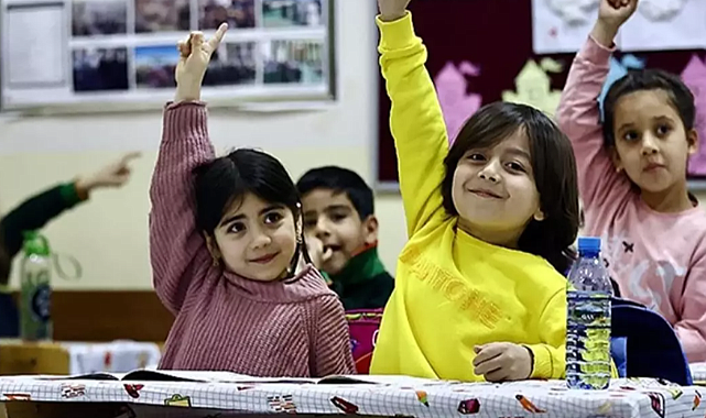 2025-2026 EĞİTİM ÖĞRETİM YILI TAKVİMİ BELLİ OLDU! YAZ TATİLİ GEÇ BAŞLIYOR
