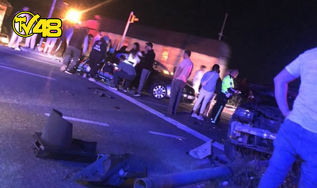KÖYCEĞİZ'DE TRAFİK KAZASI: 6 KİŞİ YARALANDI