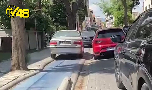MİLAS'TA PARK SORUNU: AHMET TANER KIŞLALI VE MÜŞTAKBEY CADDELERİ YAYALARI VE ENGELLİLERİ ZORLUYOR