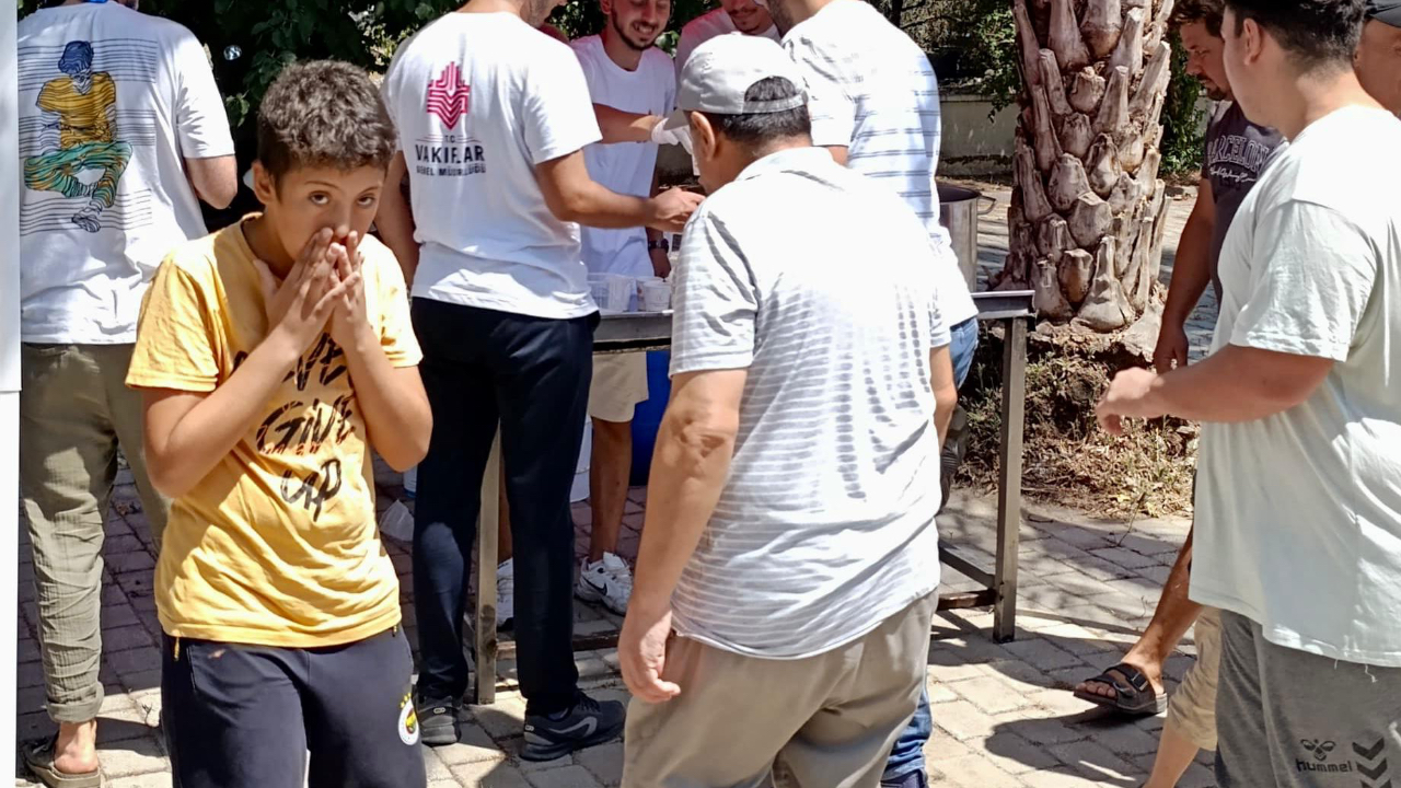 AYDIN VAKIFLAR BÖLGE MÜDÜRLÜĞÜ'NDEN BUZ GİBİ GORUK SUYU İKRAMI