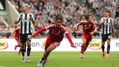 16 Yaşındaki Çocuk 90+10'da Attı! Tribünler Yıkıldı