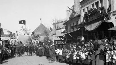 9 Eylül İzmir'in Kurtuluşu Kutlu Olsun