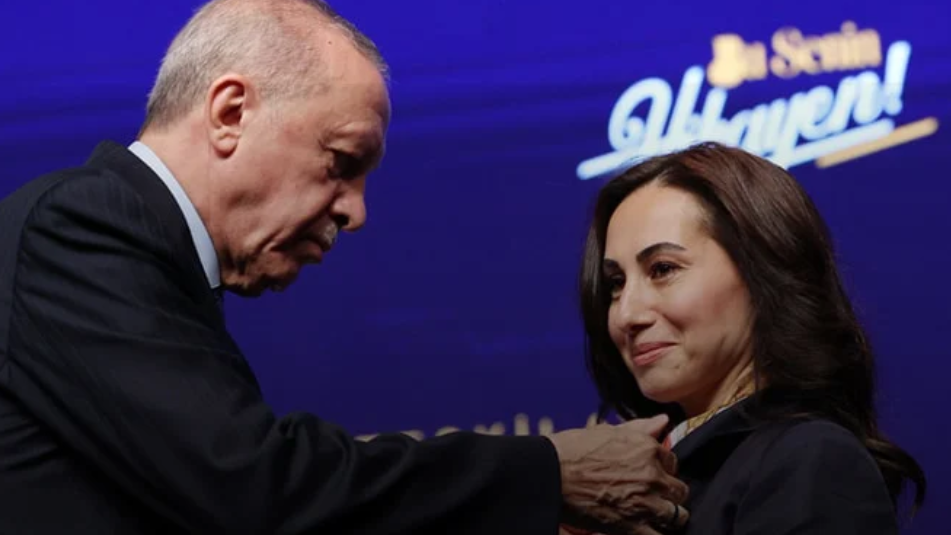 Chp'nin İkinci Özlem'i De Ak Parti'ye Geçti!