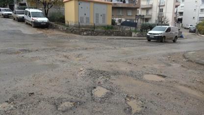 Milas’ta Yağış Sonrası Yollar Çamura Döndü: Mahallelerde Ulaşım Zorlaştı
