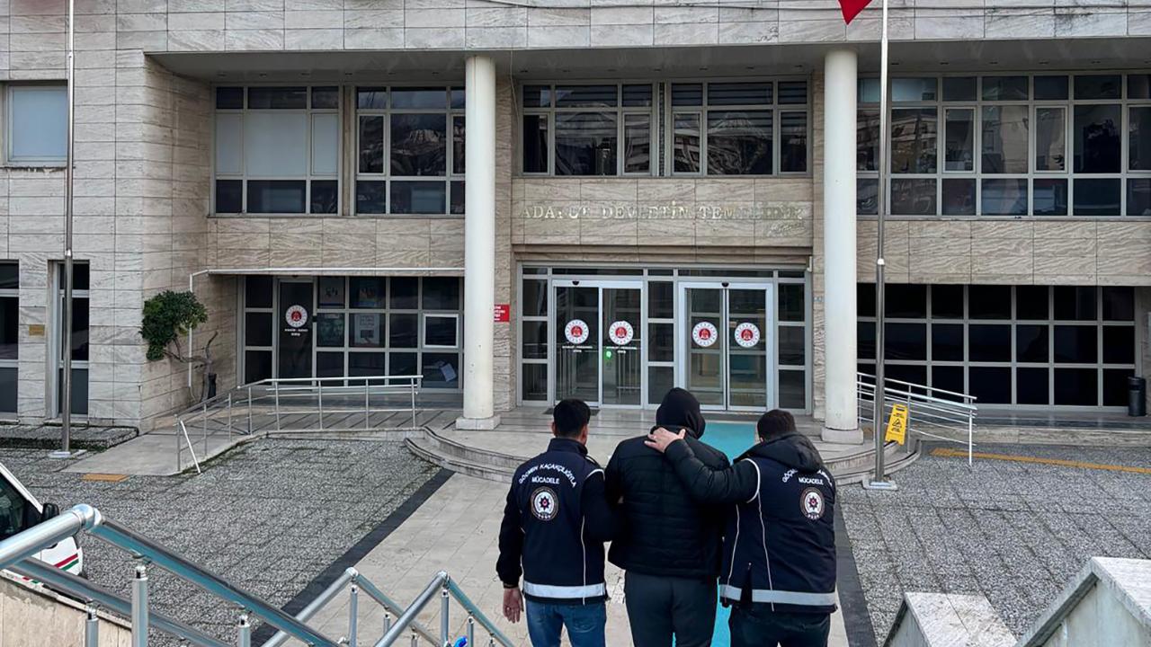 6 yıl 8 ay hapis cezası bulunan göçmen kaçakçısı yakalandı