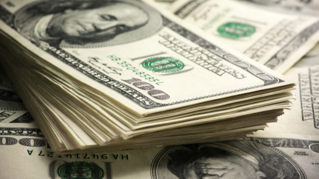Dolar tarihte ilk kez 43 lirayı aştı